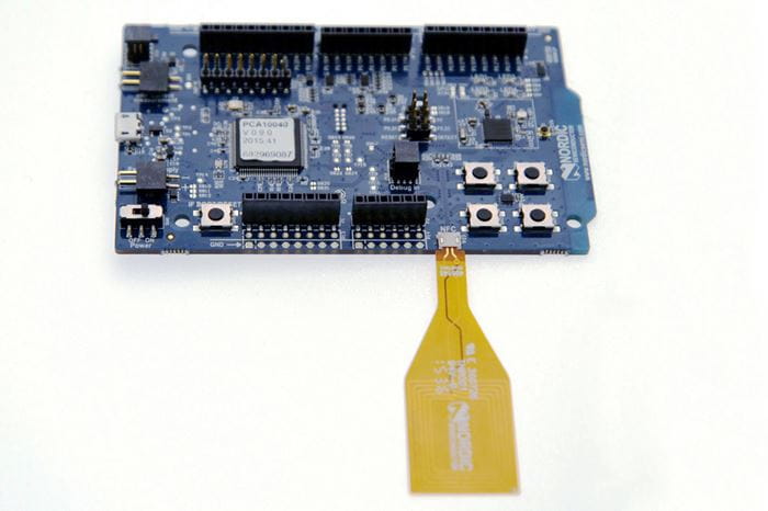 nRF52 DK: Picture-2-Connect-antenna